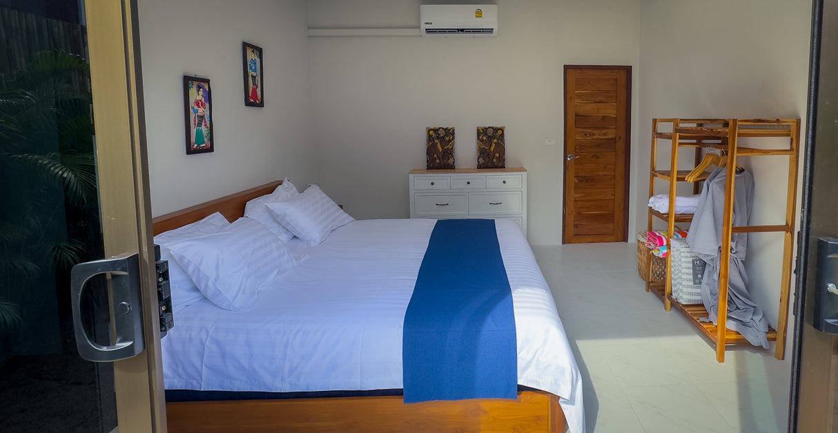 Secret tree pool house / month