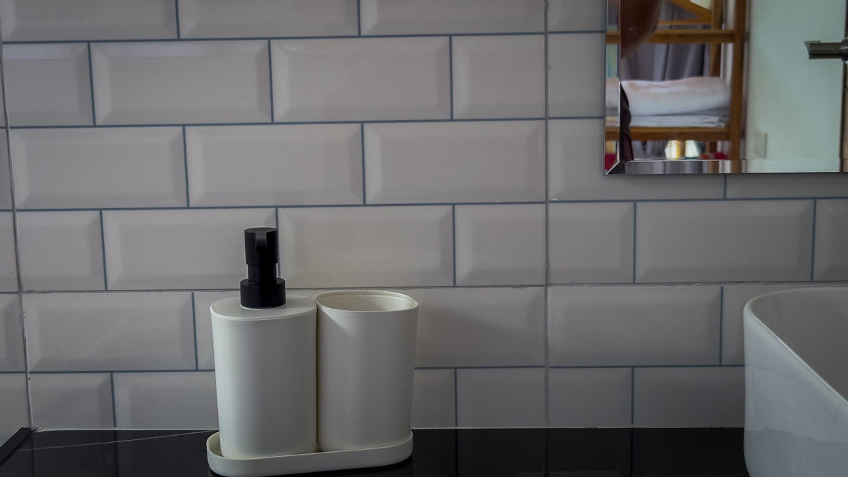 Secret tree pool house / month