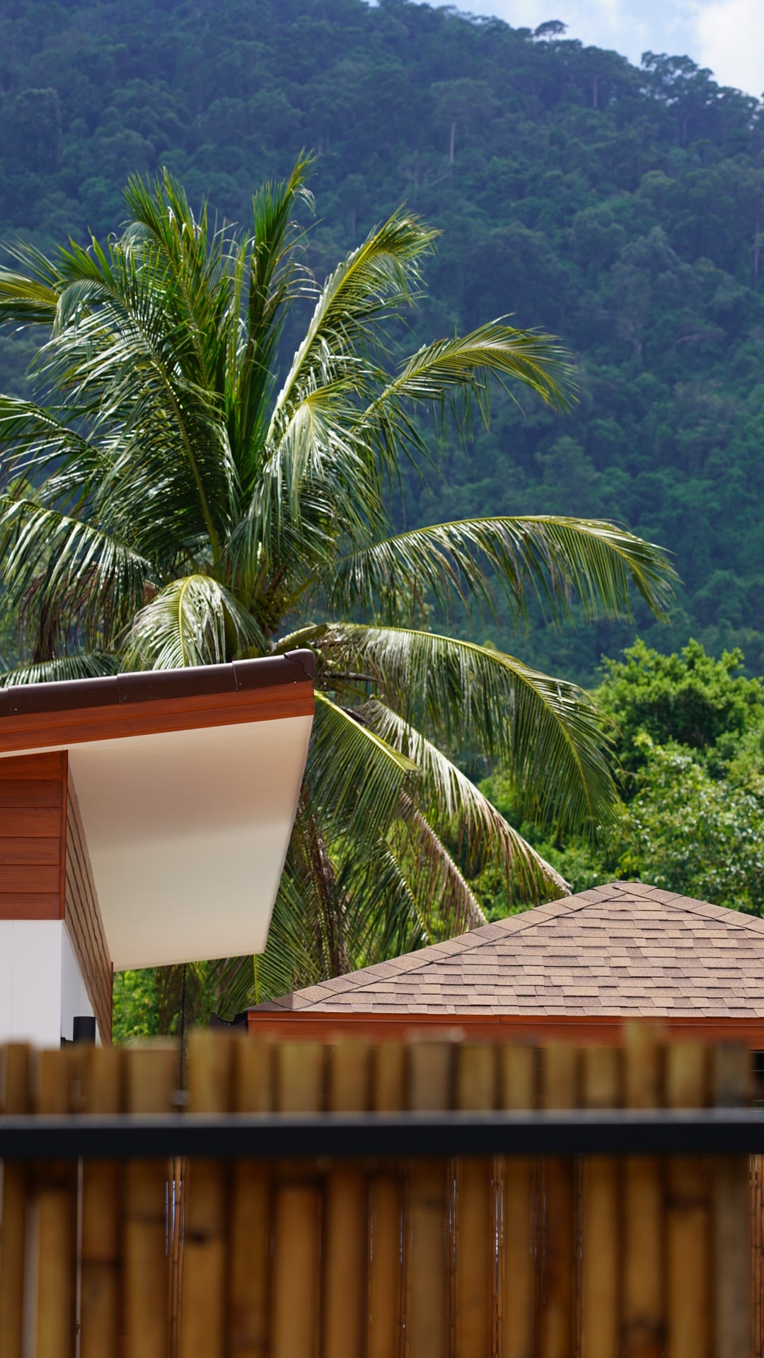 Lotus Pool house / month