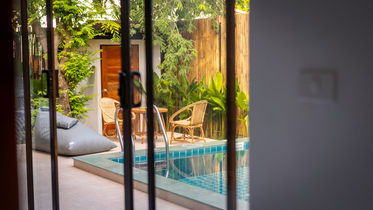 Tamarin Pool house / month