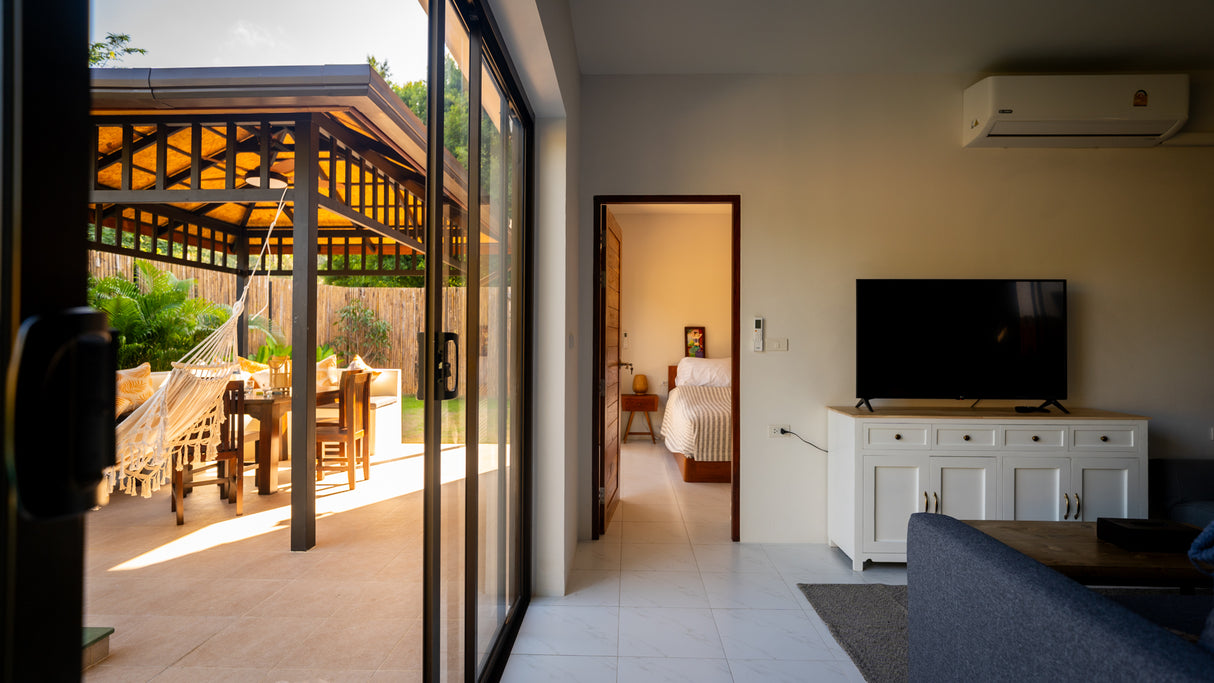 Tamarin Pool house / month