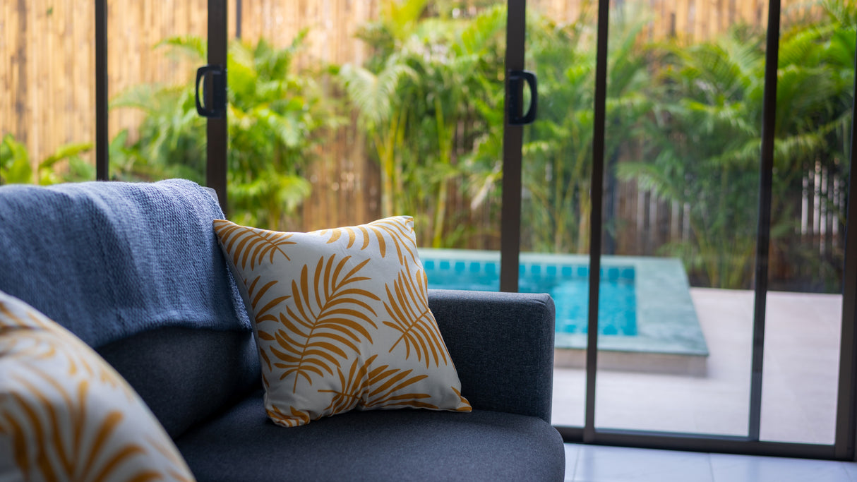 Tamarin Pool house / month