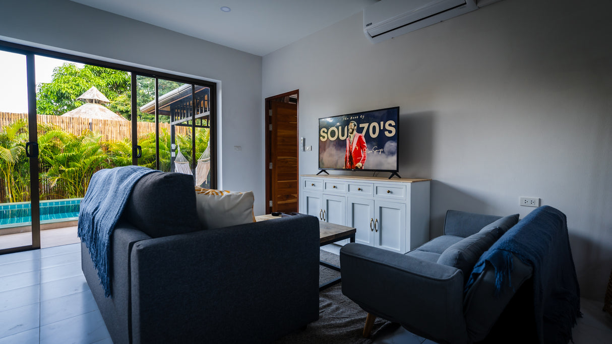 Tamarin Pool house / month