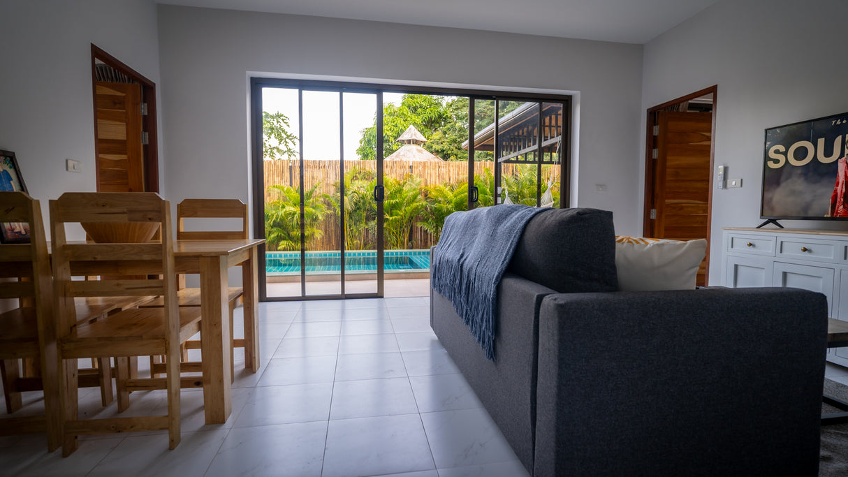 Tamarin Pool house / month