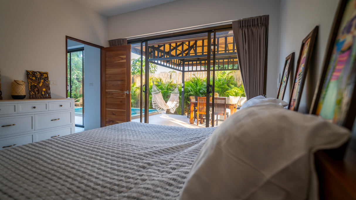 Tamarin Pool house / month