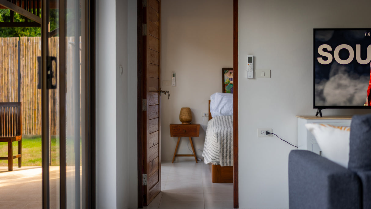 Tamarin Pool house / month