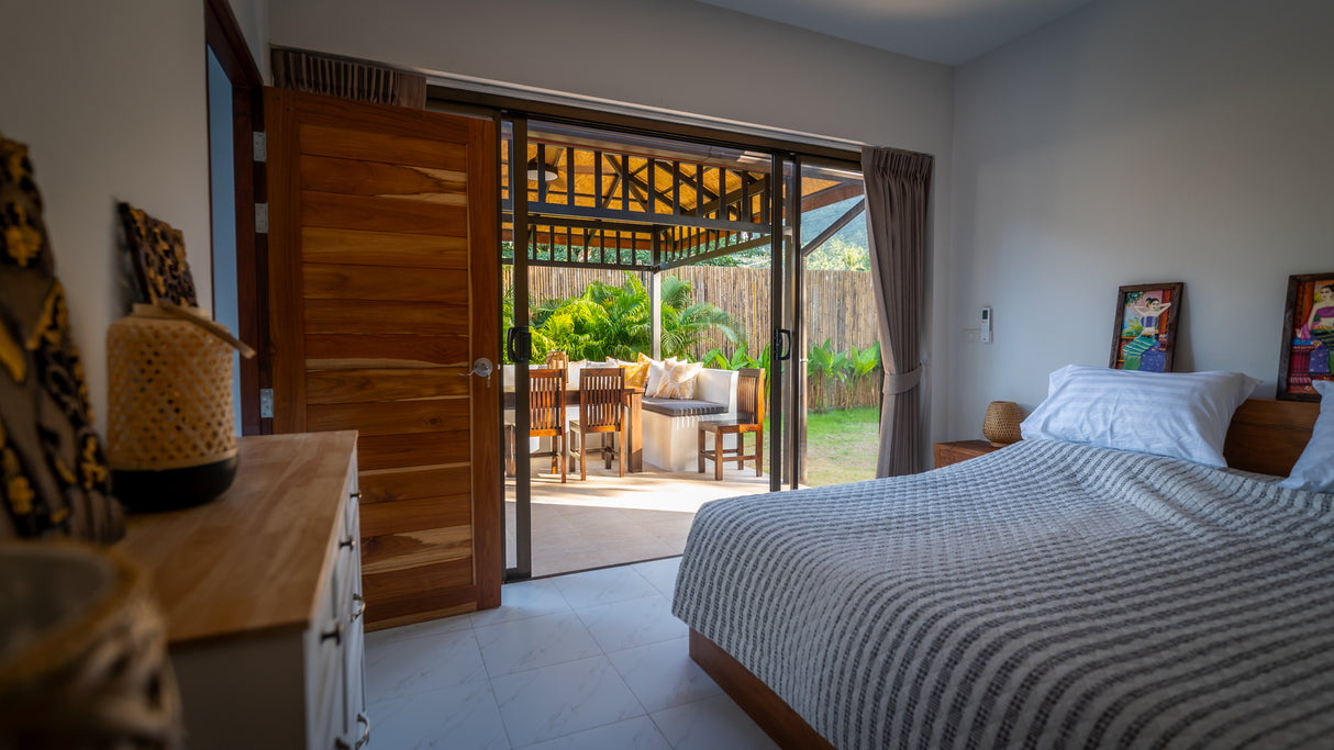 Tamarin Pool house / month