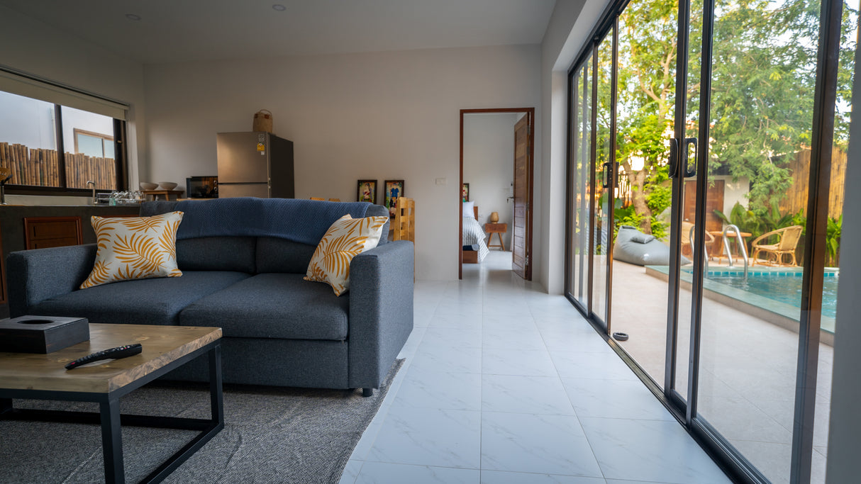 Tamarin Pool house / month