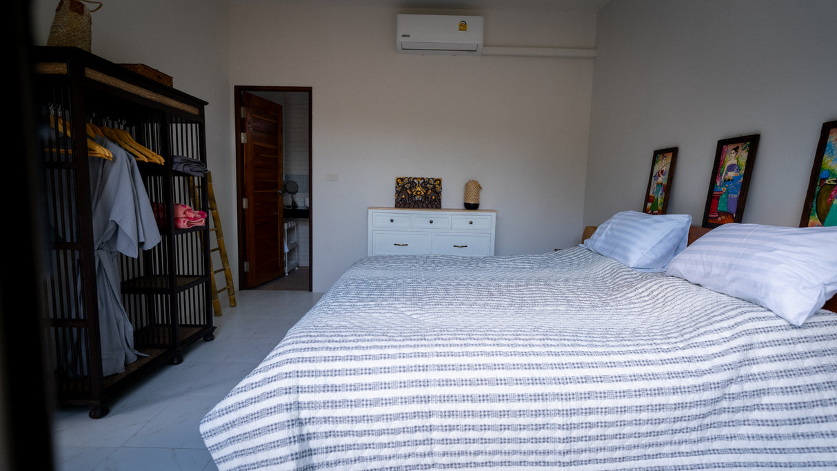 Tamarin Pool house / month