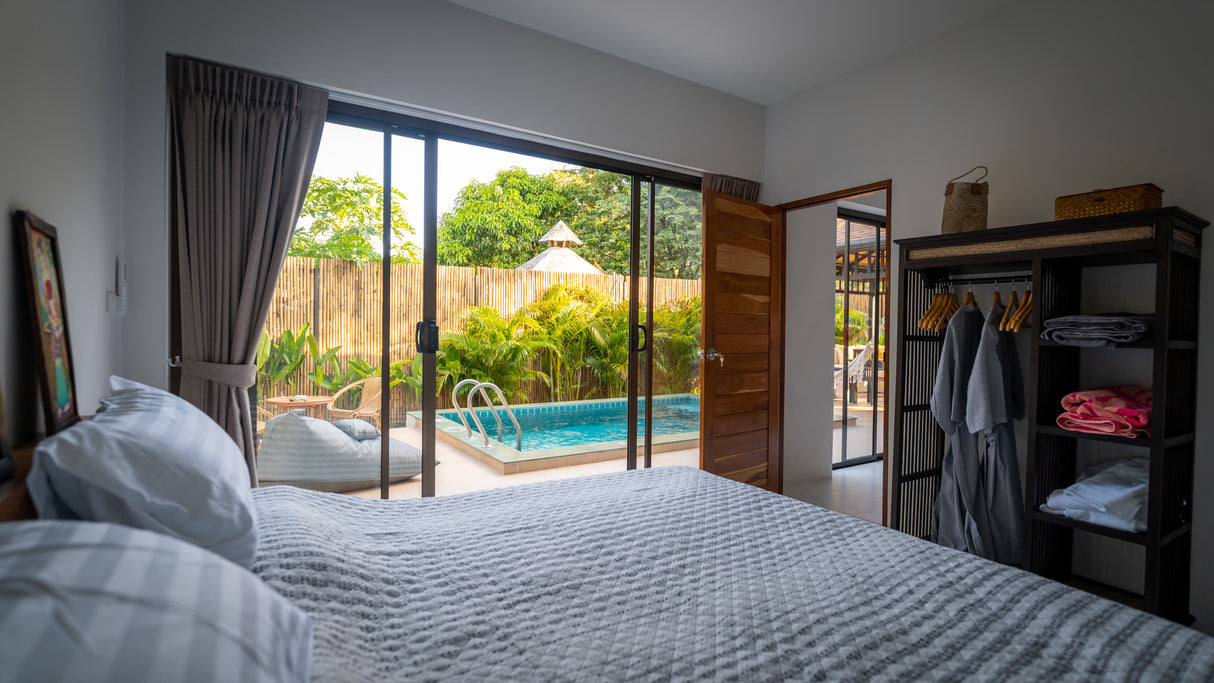 Tamarin Pool house / month