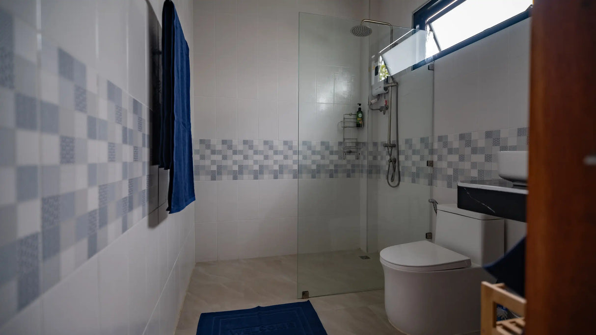 Lotus Pool house / month