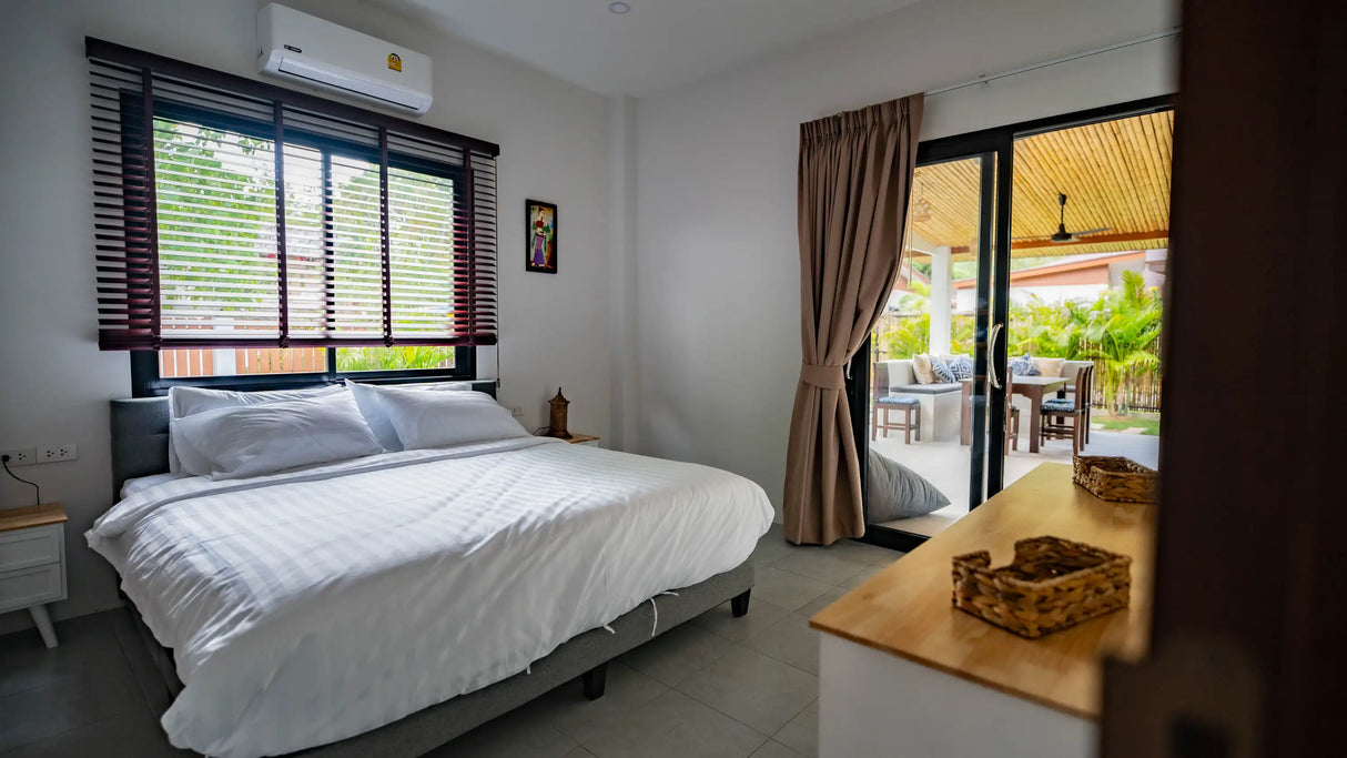 Lotus Pool house / month