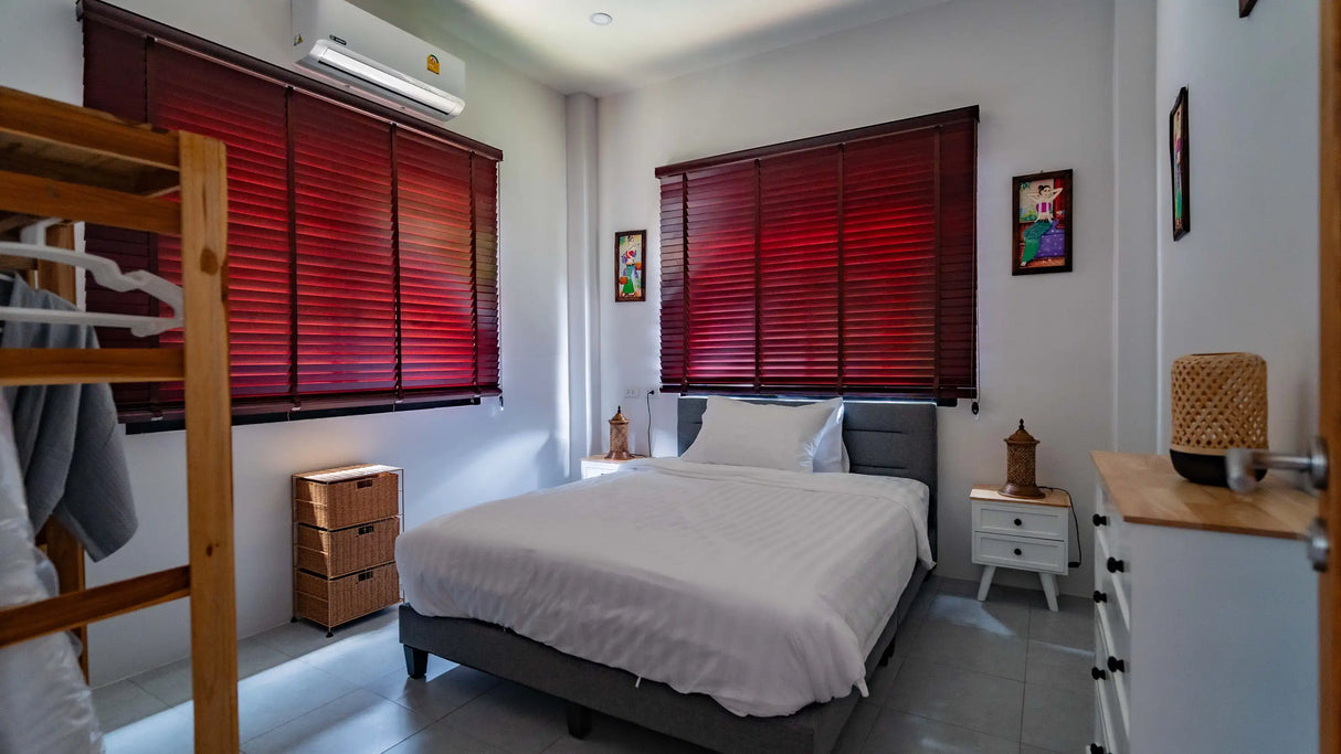 Lotus Pool house / month