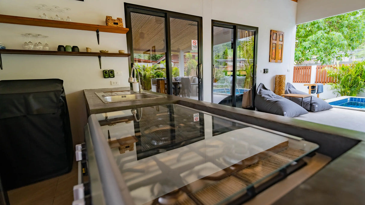 Lotus Pool house / month