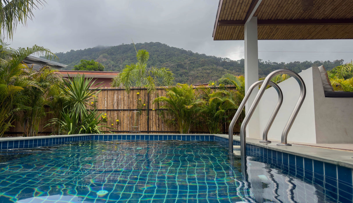 Lotus Pool house / month