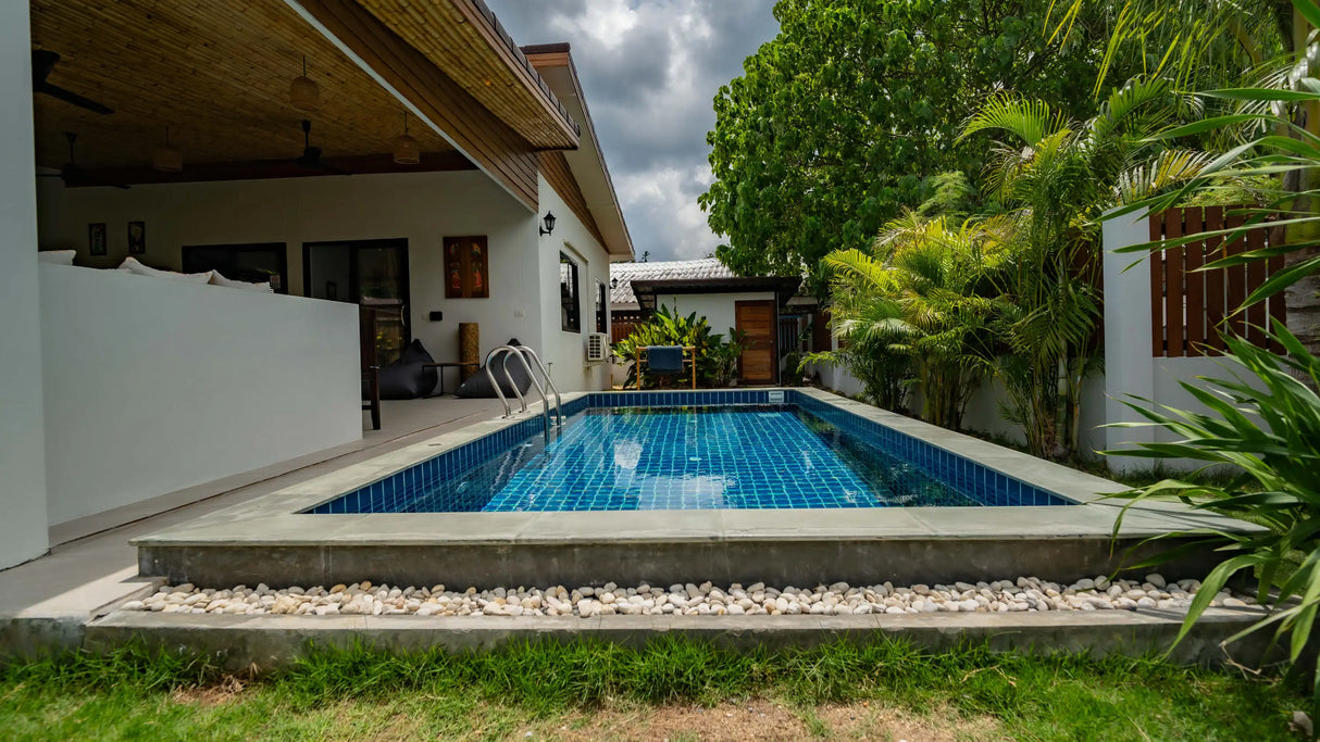 Lotus Pool house / month