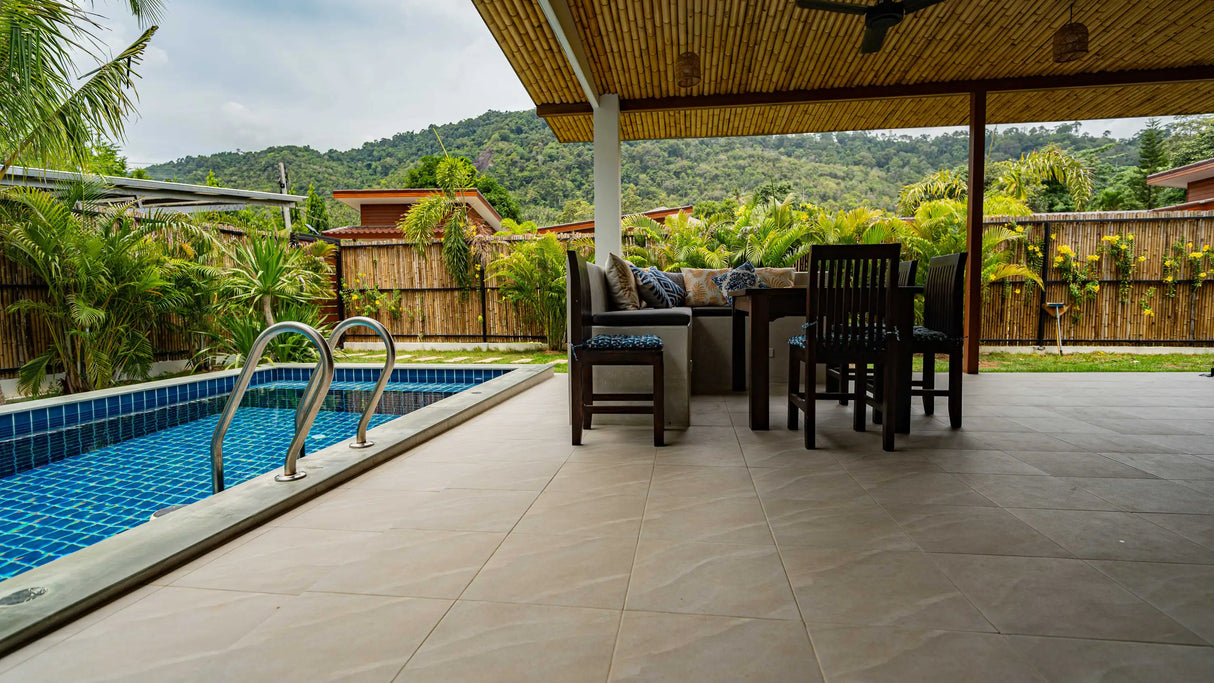 Lotus Pool house / month