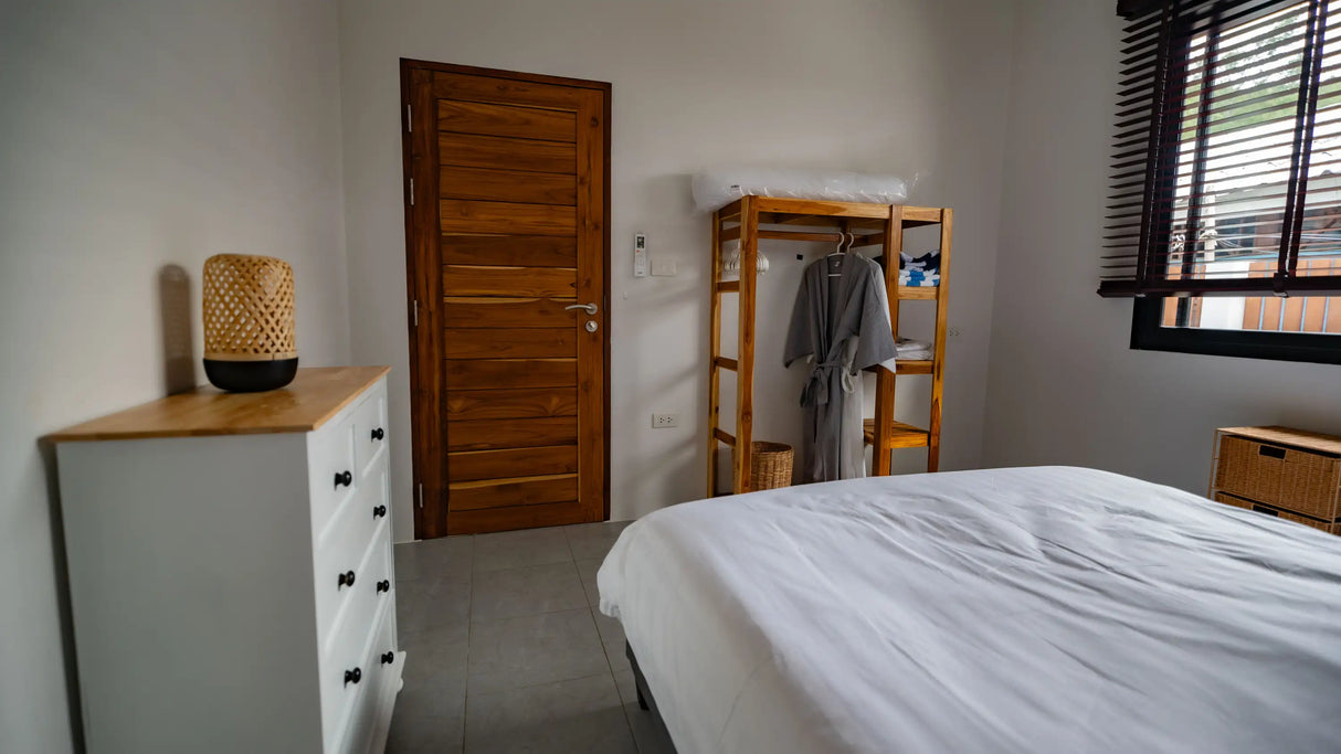 Lotus Pool house / month