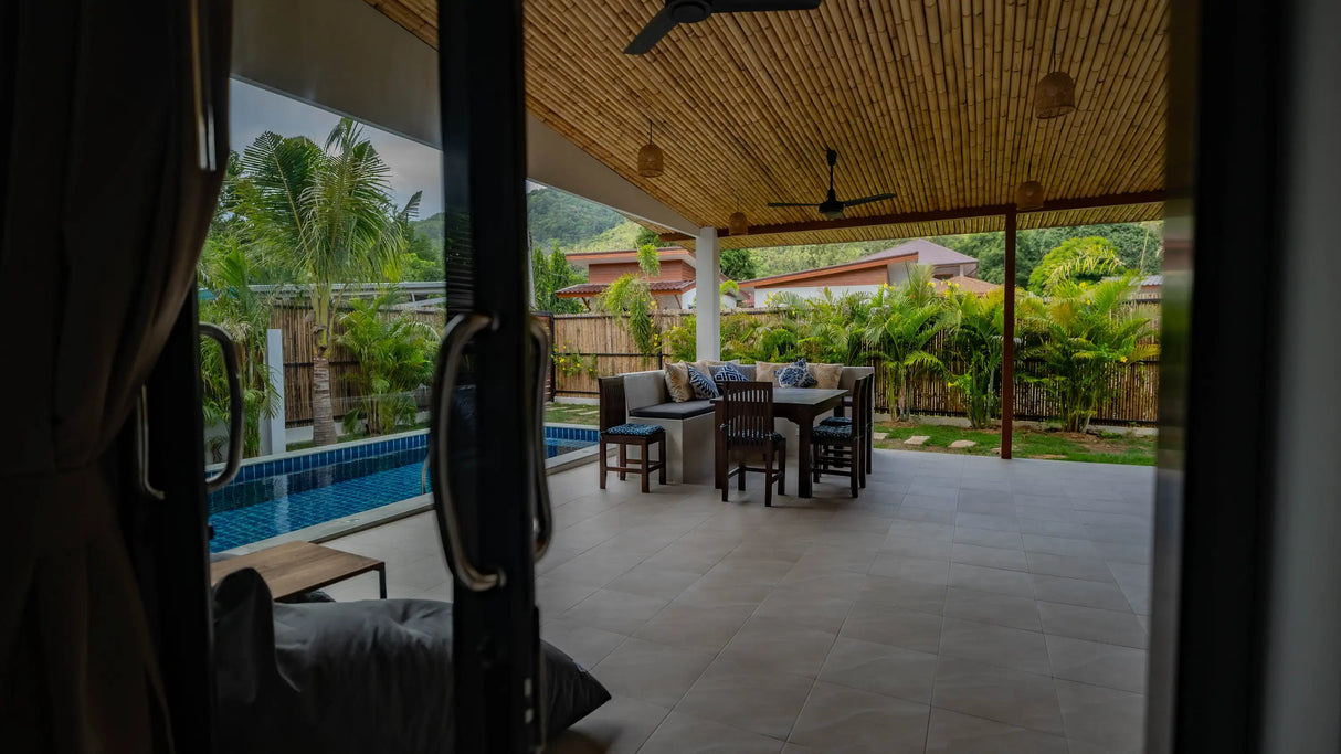 Lotus Pool house / month