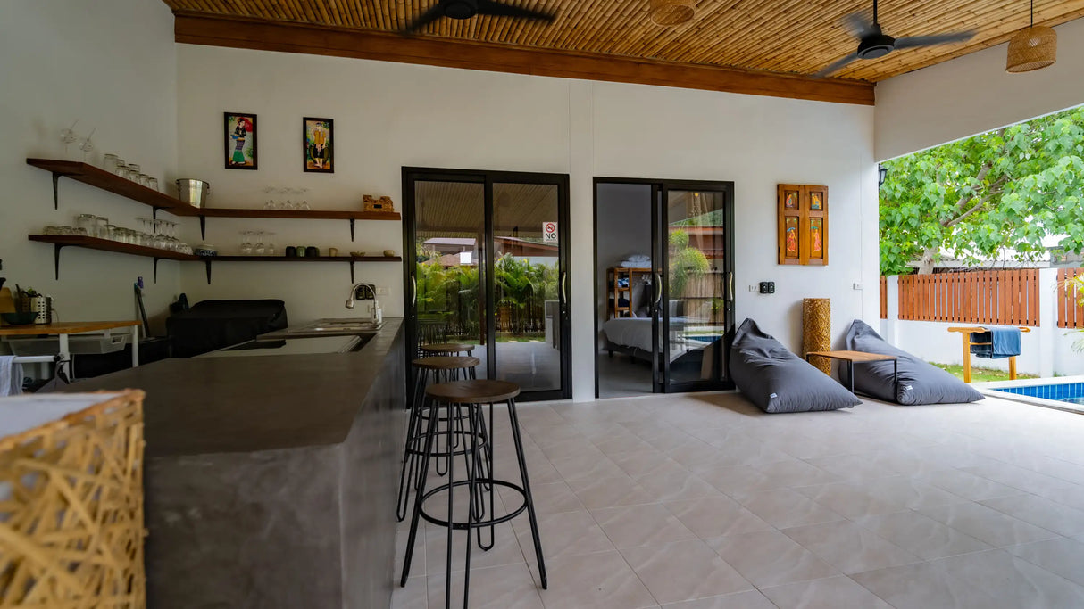 Lotus Pool house / month